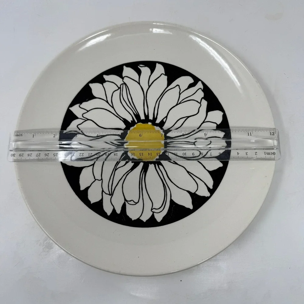 Royal Ironstone it's‎ a daisy 12